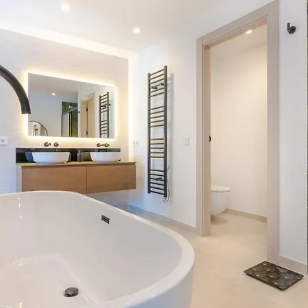 The Perfect Luxury - 5 Bdrm Marbella