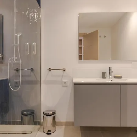 The Perfect Luxury - 5 Bdrm Apartment