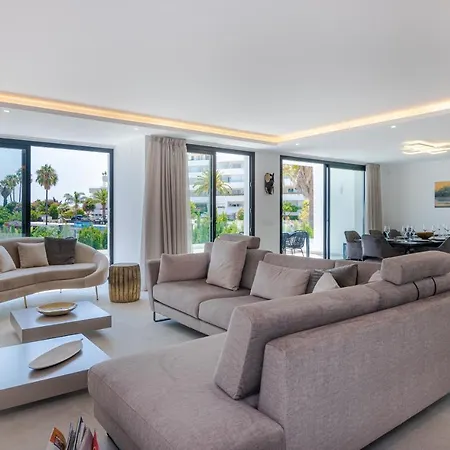 The Perfect Luxury - 5 Bdrm Apartment