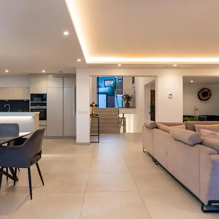 Luxury With Heated Pool, Jacuzzi, Sauna And Apartamento Marbella