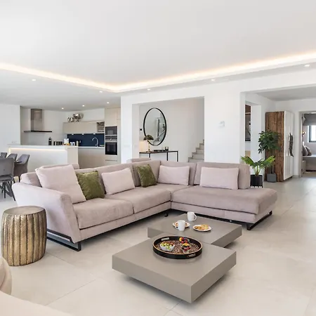 Apartament Luxury With Heated Pool, Jacuzzi, Sauna And