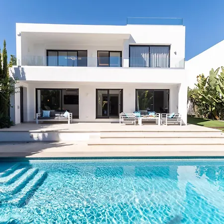Luxury With Heated Pool, Jacuzzi, Sauna And Apartament *