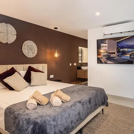Apartamento Luxury With Heated Pool, Jacuzzi, Sauna And