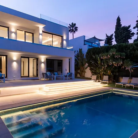 Luxury With Heated Pool, Jacuzzi, Sauna And Apartamento