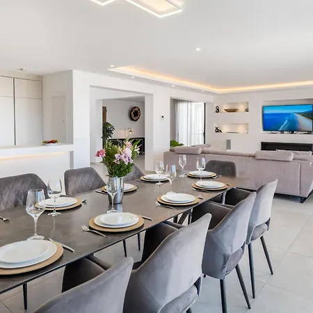 Luxury With Heated Pool, Jacuzzi, Sauna And Apartment