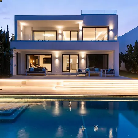 Apartment Luxury With Heated Pool, Jacuzzi, Sauna And