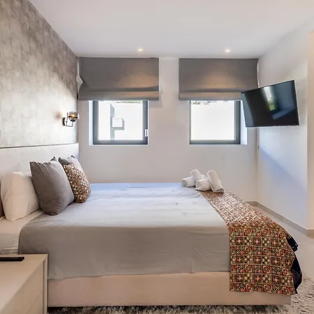 Luxury With Heated Pool, Jacuzzi, Sauna And Marbella