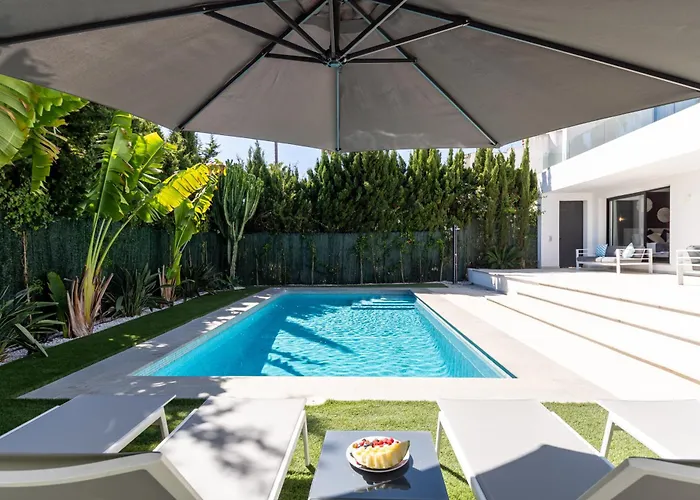 Luxury With Heated Pool, Jacuzzi, Sauna And