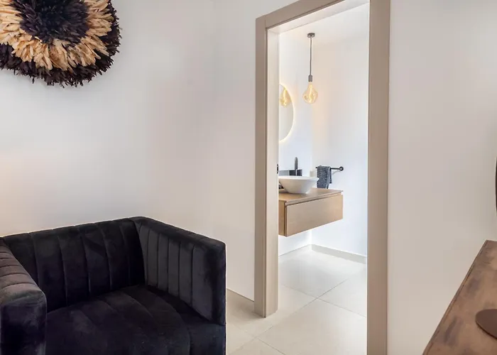 Luxury With Heated Pool, Jacuzzi, Sauna And *