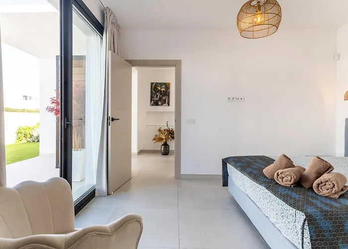 Daire Luxury With Heated Pool, Jacuzzi, Sauna And Marbella