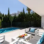 Luxury With Heated Pool, Jacuzzi, Sauna And Apartamento