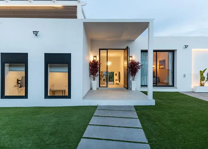 Luxury With Heated Pool, Jacuzzi, Sauna And Apartment Marbella